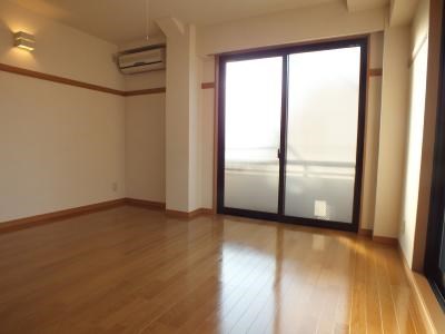 東京都世田谷区南烏山３丁目 リビング