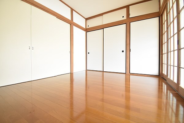 東京都調布市菊野台２丁目 リビング