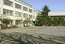 東京都世田谷区給田３丁目 小学校
