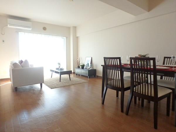 【ロイヤルシーダ】 リビング