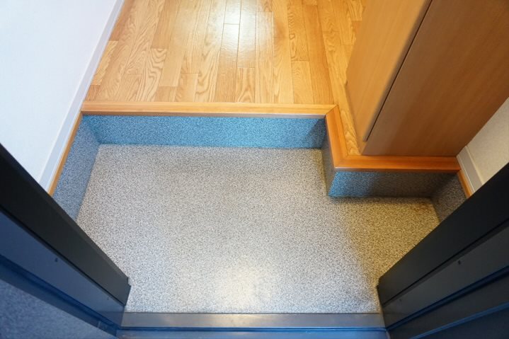 エスポワール本町 玄関