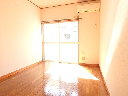 ナゴヤハイツ ベッドルーム