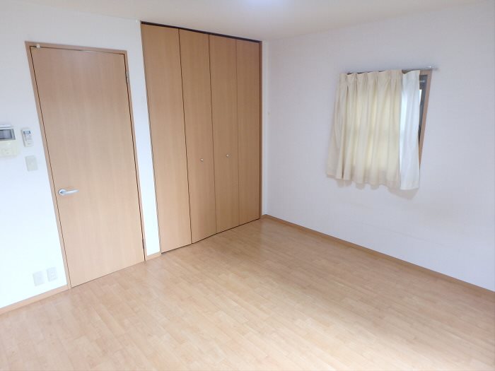 ドエル弐番館 ベッドルーム