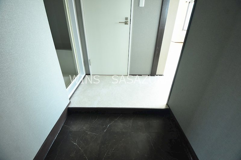 アライハイツ 玄関