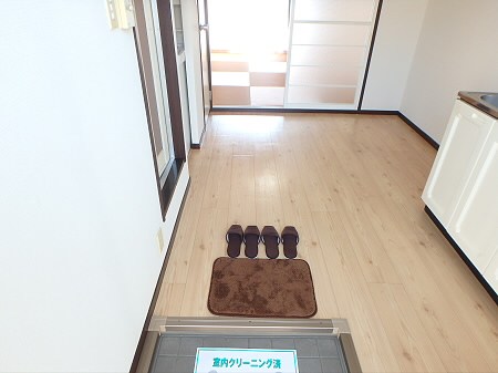 ジュネスコート 玄関