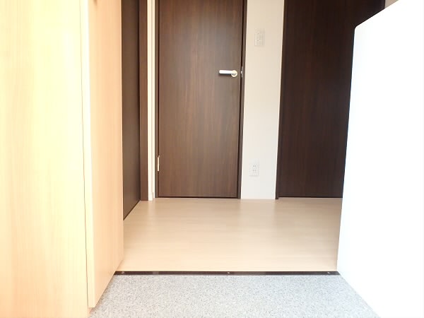 フレンズ若葉 玄関