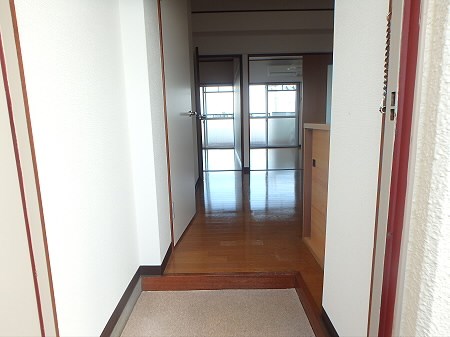 第一モトキハイツ 玄関