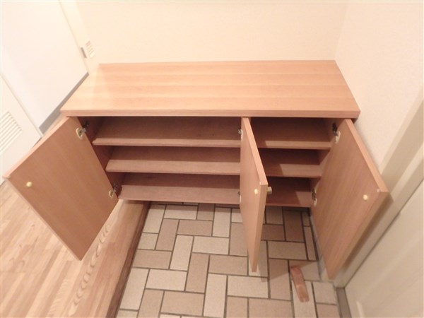 グランドール武戸野 玄関