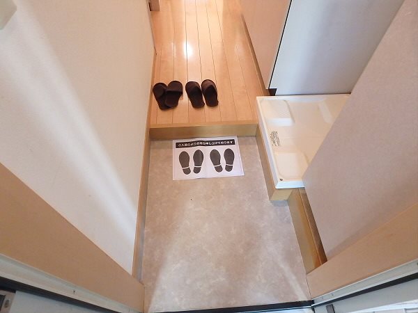 ガウディ12 玄関