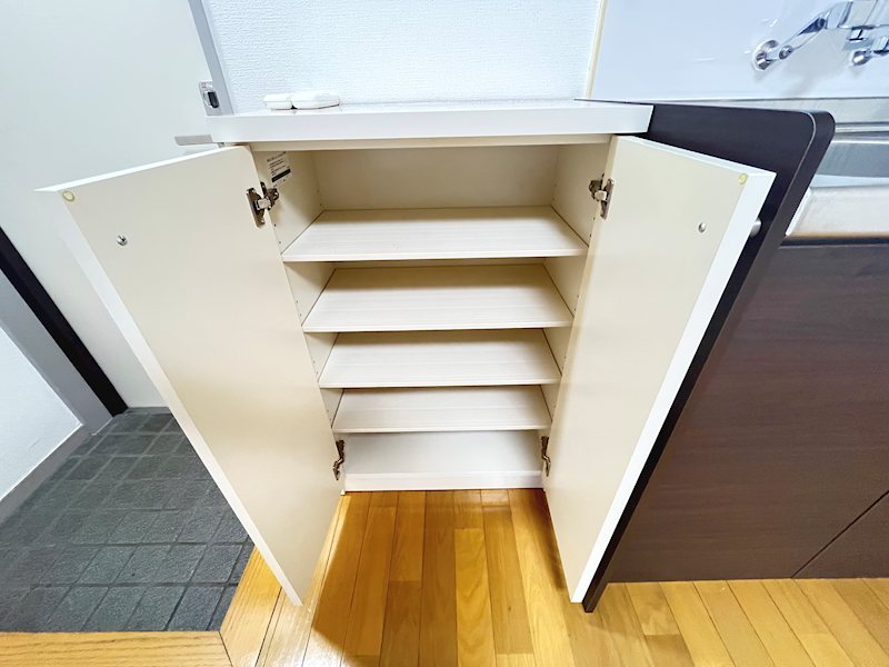 成城三番館 玄関