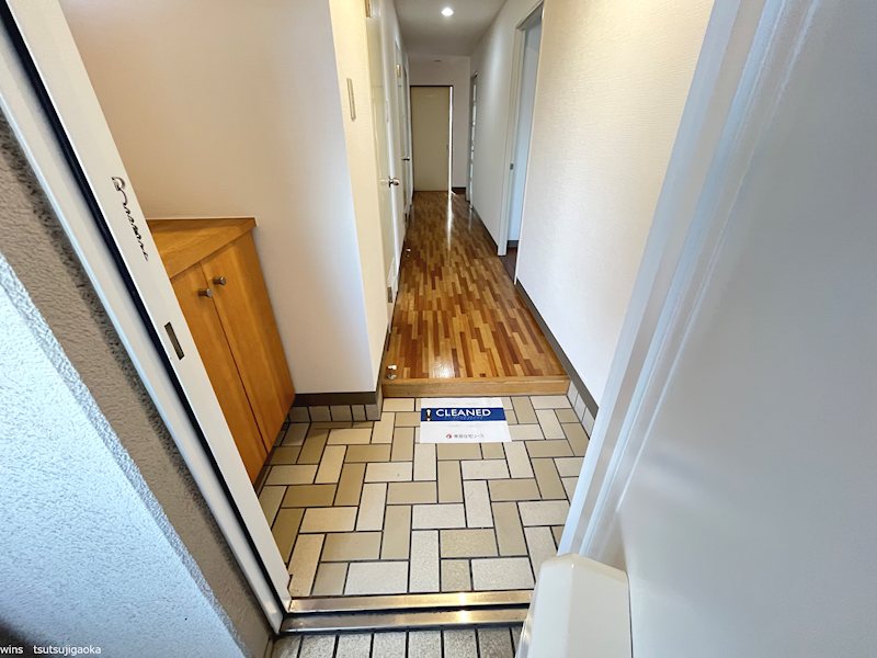 グランドール武戸野 玄関