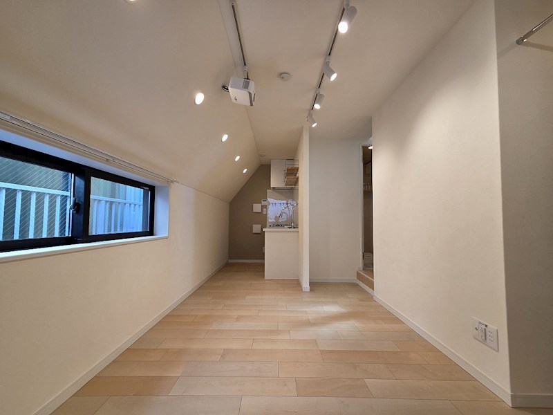 【ラフィネ調布】 リビング