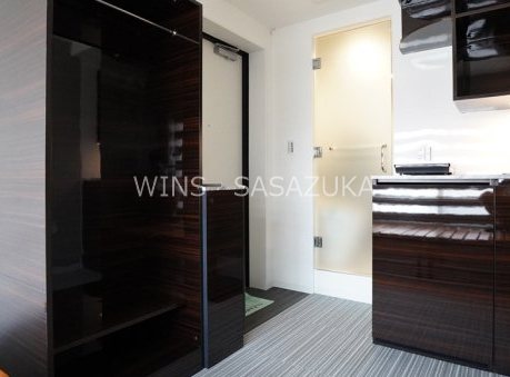 MG　LUXURY　SASAZUKA 玄関