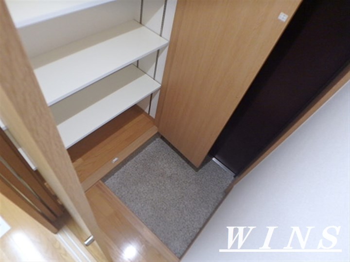 アドニス北沢 玄関