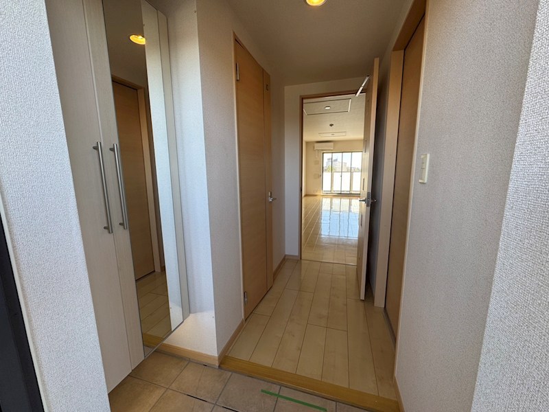 エテルノアイ 玄関