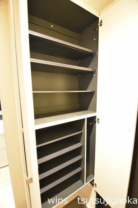 アネックス・K 玄関