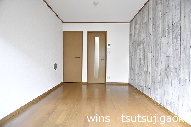 フローラ・K リビング