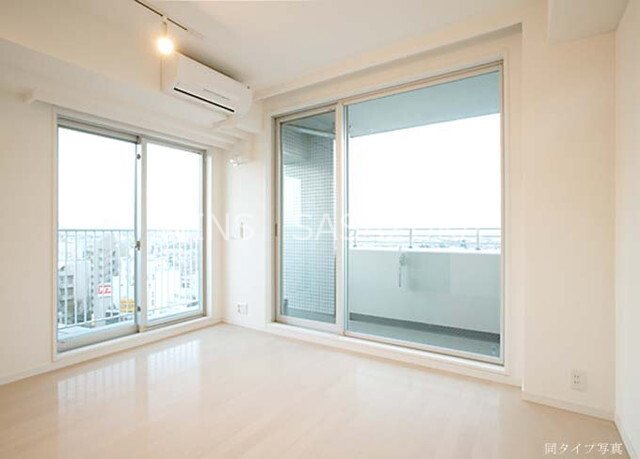 コンフォリア笹塚 リビング