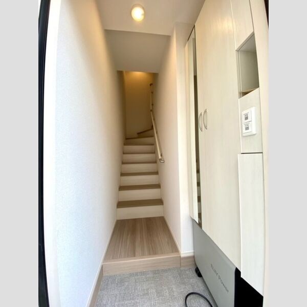 トレビナⅡ 玄関