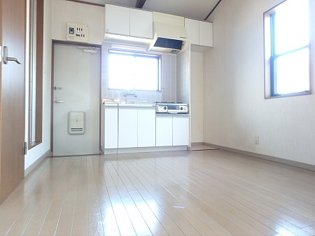 キューイーストコート リビング