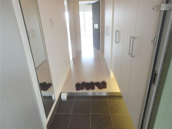 アンビックスつつじヶ丘　B棟 玄関