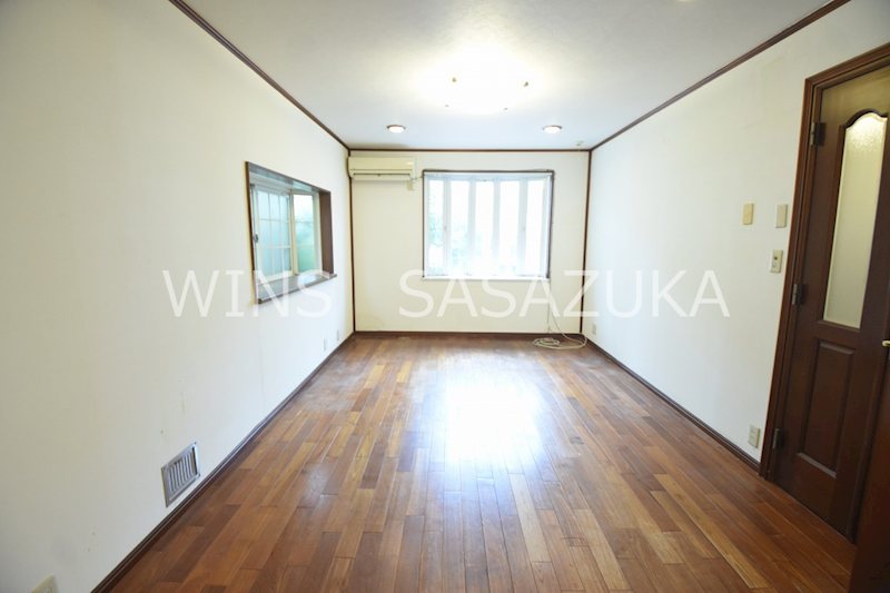 杉並区和泉4丁目貸家 リビング