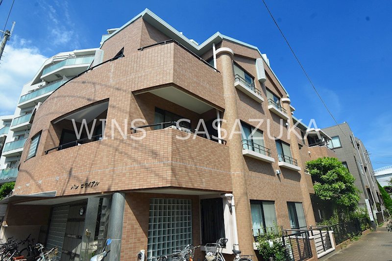 パレロワイアル 外観