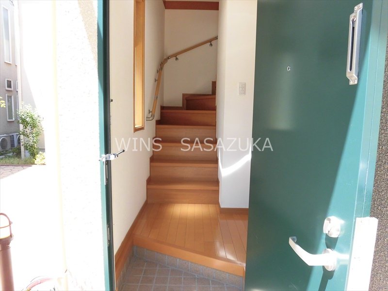 ソレーユB棟 玄関