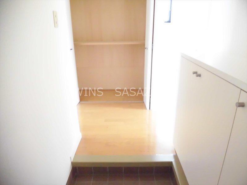 リュゼ経堂 玄関