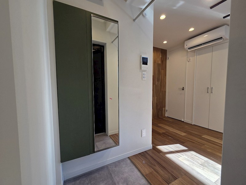 【ラフィネ調布】 玄関