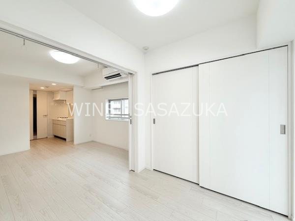 Brillia ist　渋谷本町 リビング