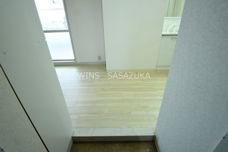 カールトンコート 玄関