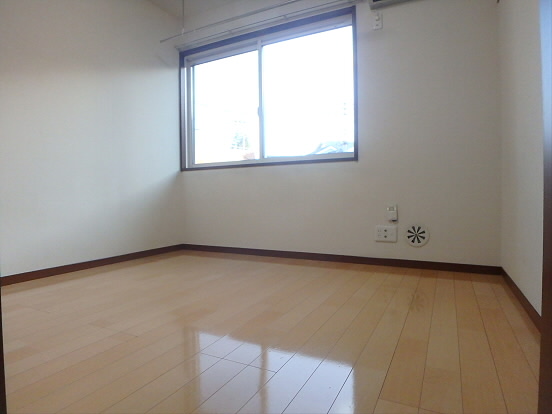 及川アパートメント リビング