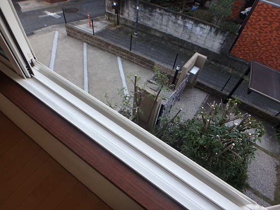 及川アパートメント ベランダ