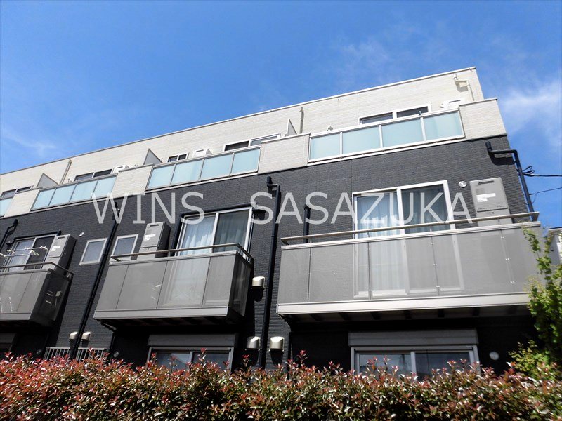 ウェルスクエア明大前 外観