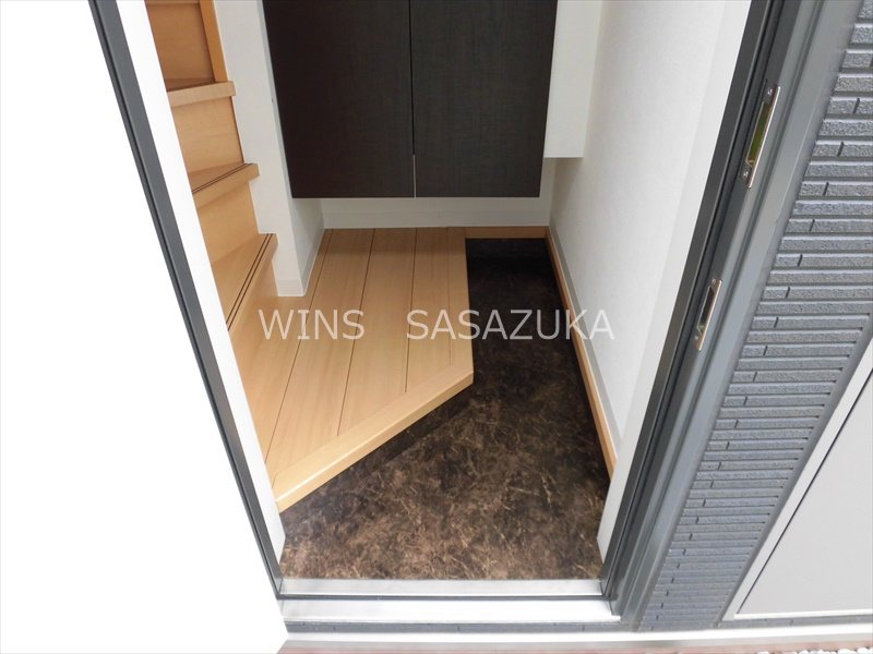 ウェルスクエア明大前 玄関