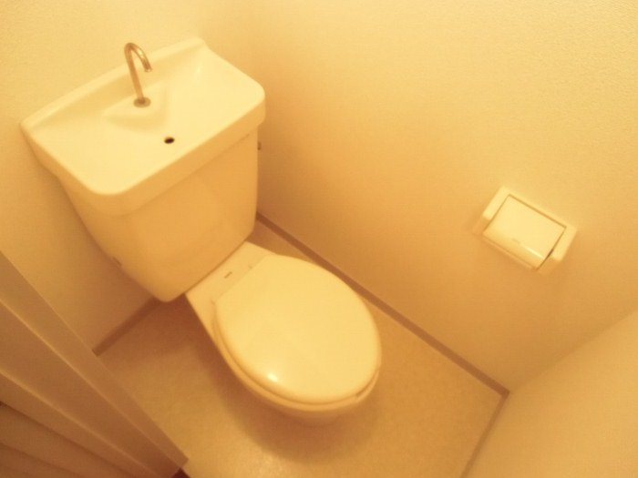 ロイヤルハイムB その他3