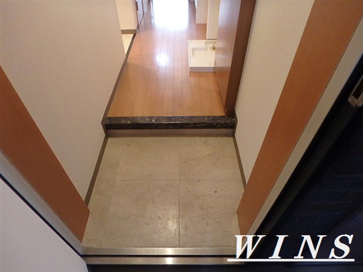 ソレイユ西原 玄関