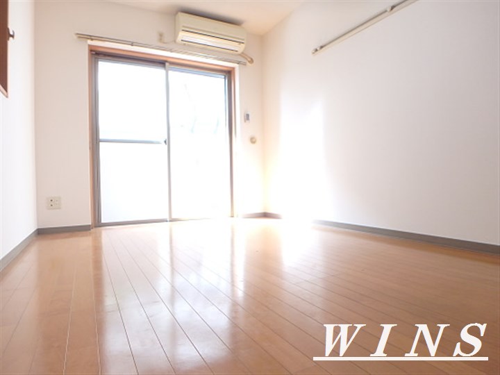 ソレイユ西原 リビング