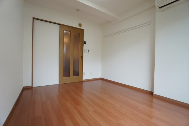 【サンパラッツオ伍番館】 ベッドルーム