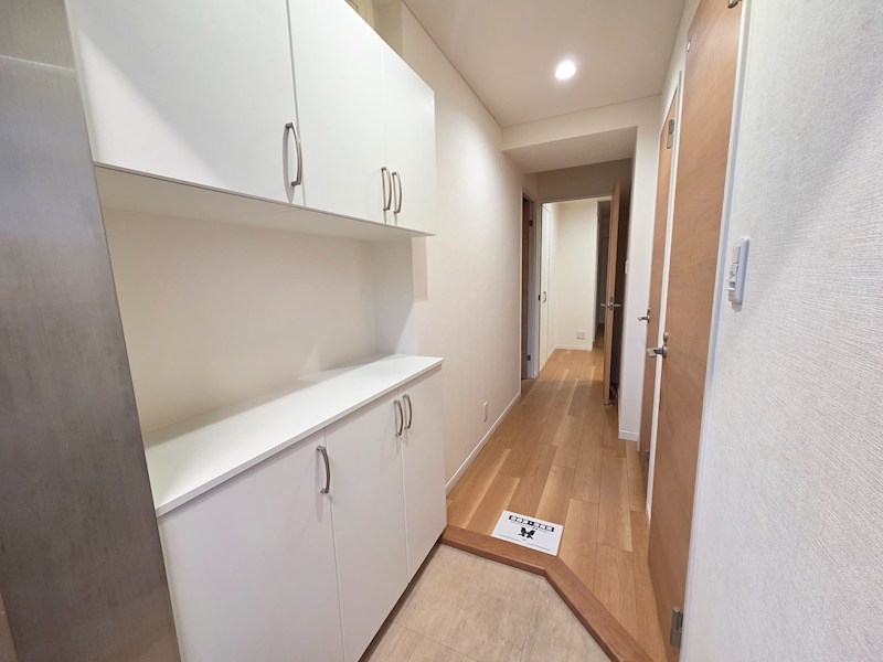 PARK MODERNつつじヶ丘 玄関