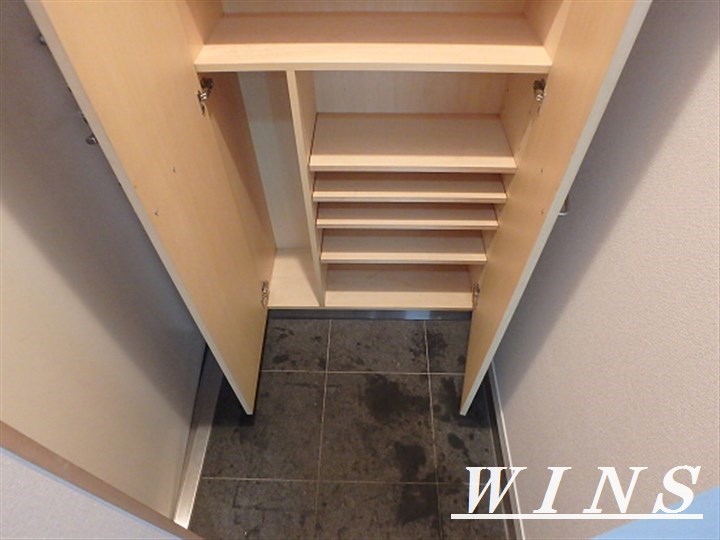 アドレー渋谷本町アネックス 玄関