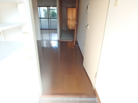 モアクレスト菊野台 玄関