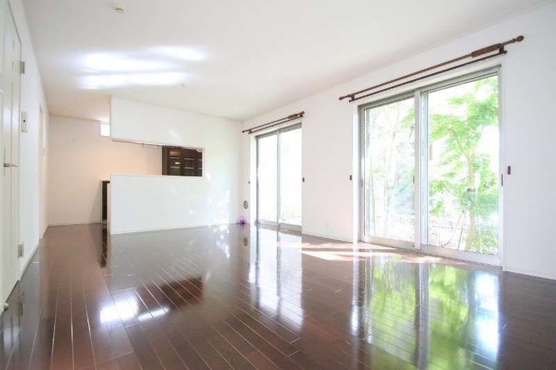 東野川3丁目一戸建 リビング