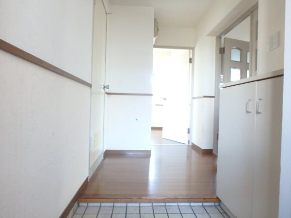 第一秀恵レジデンス 玄関