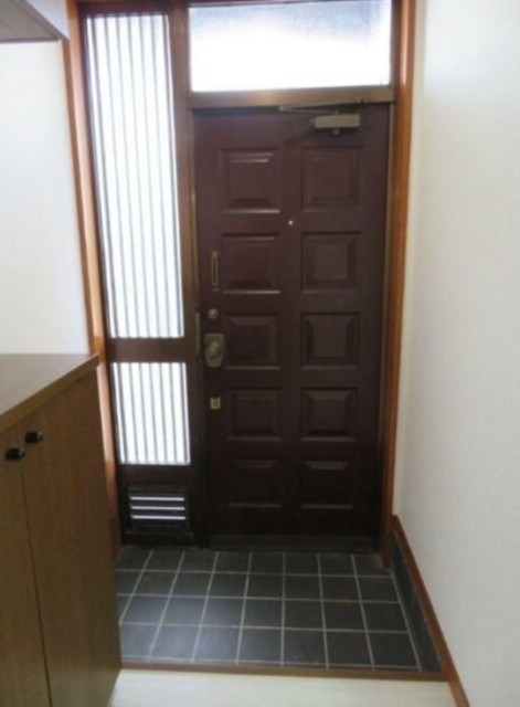 ヴィラアライ成城 玄関