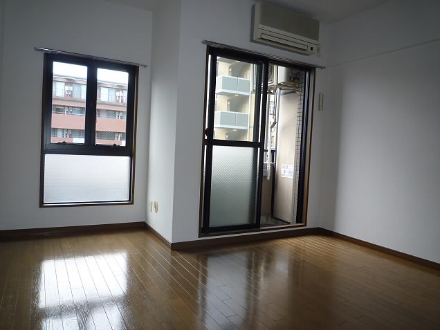 アリエル リビング