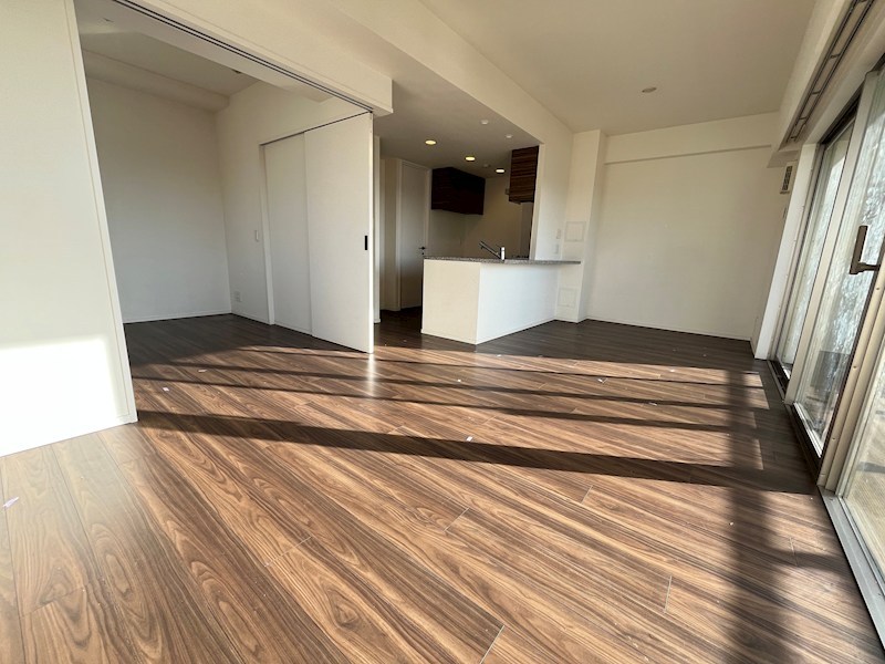 ザ・パークハウスつつじヶ丘（定期借家） リビング