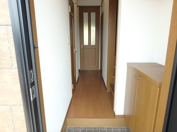 プラトウ西野川 玄関