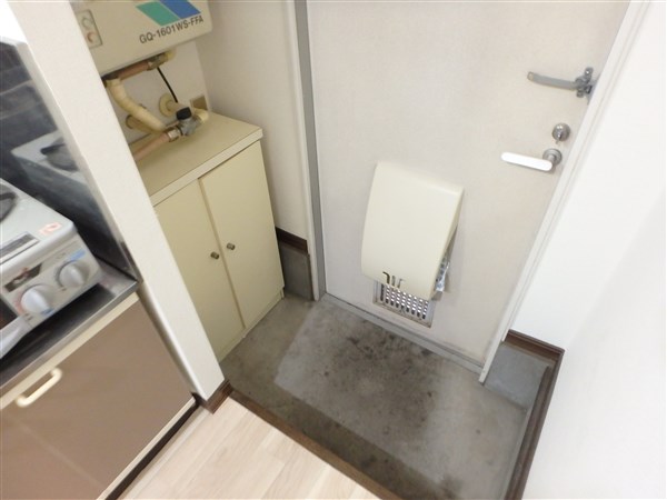 【コーポオンタ】 玄関